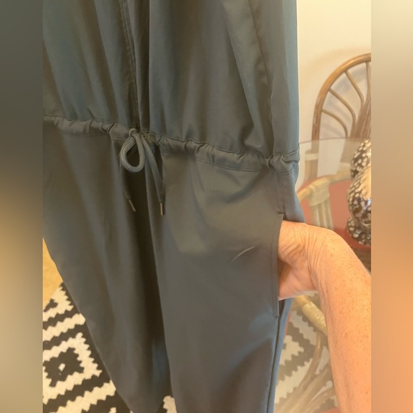 $88 Kyodan gray jumpsuit w/wide ankle length legs, tie waist, 4 way stretch.  XS - Picture 6 of 15